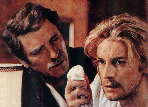 gruppo-di-famiglia-in-un-interno