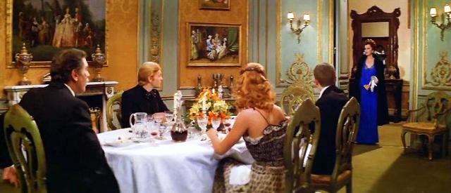 gruppo-di-famiglia-in-un-interno